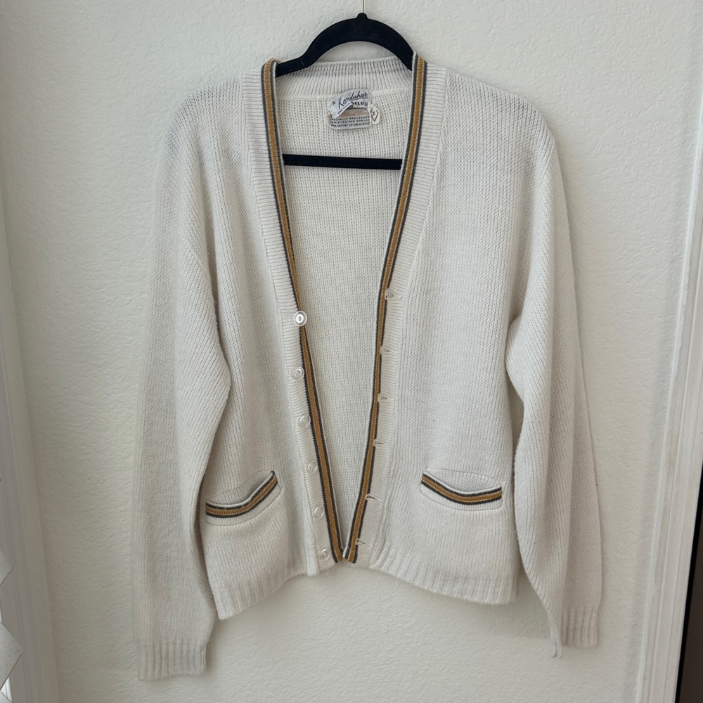 Vintage Women's Cream Cardigan Sweater